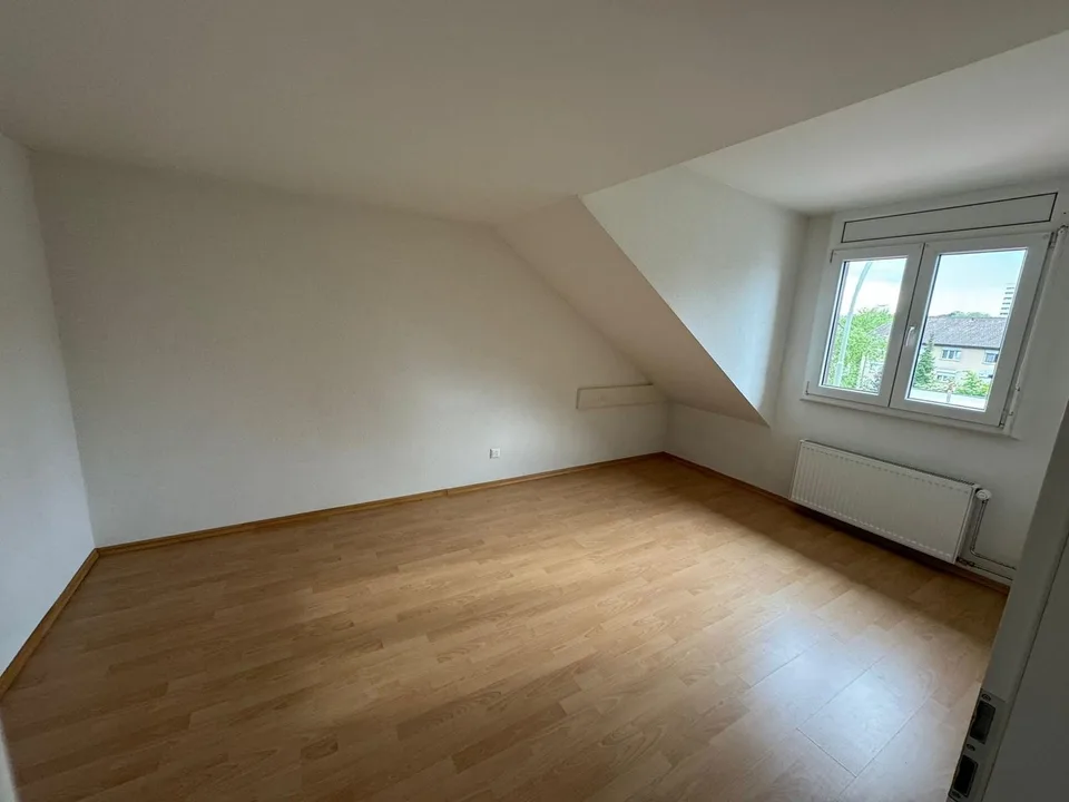 Helle 4-Zimmer-Maisonettewohnung in Birsfelden zu vermieten – Foto 10 von 11