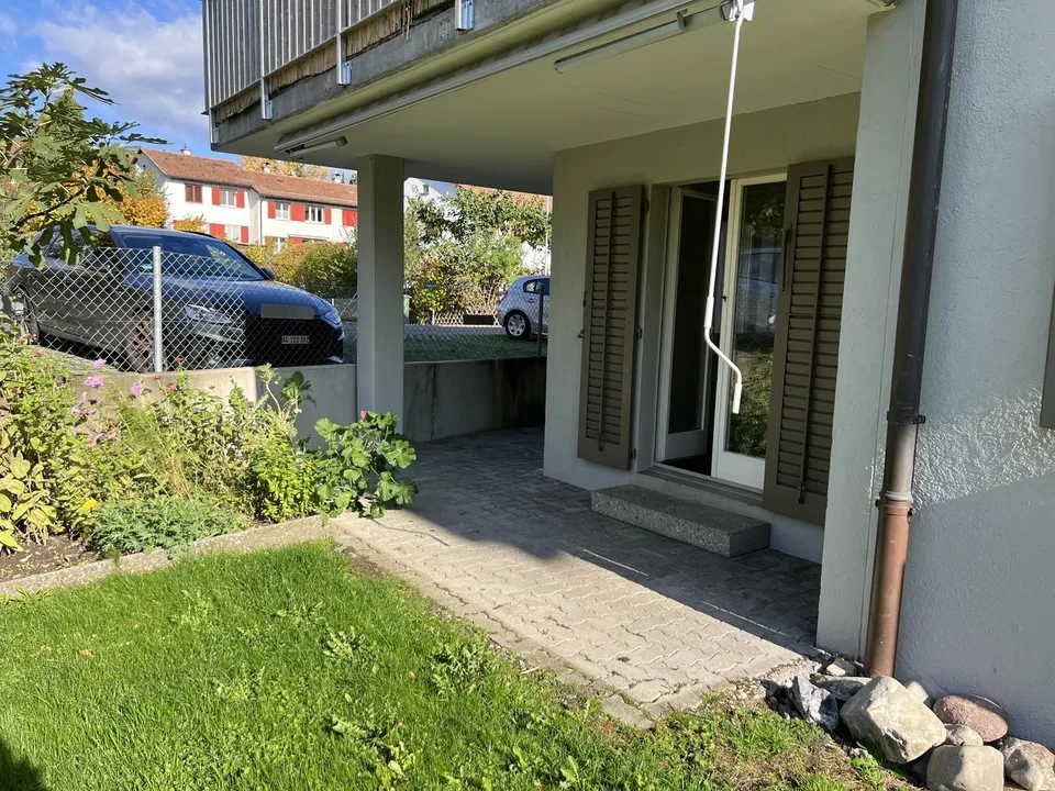 Frisch renovierte 3.5-Zimmerwohnung mit eigenem Gartensitzplatz in Oberengstringen – Foto 13 von 13