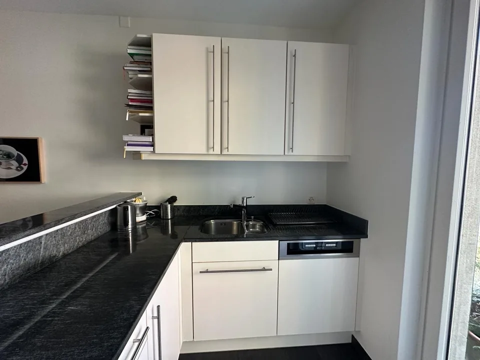 Helles & geräumiges 23 m² Zimmer in charmantem Apartment Zürich Hirslanden | CHF 1,250 – Foto 8 von 9