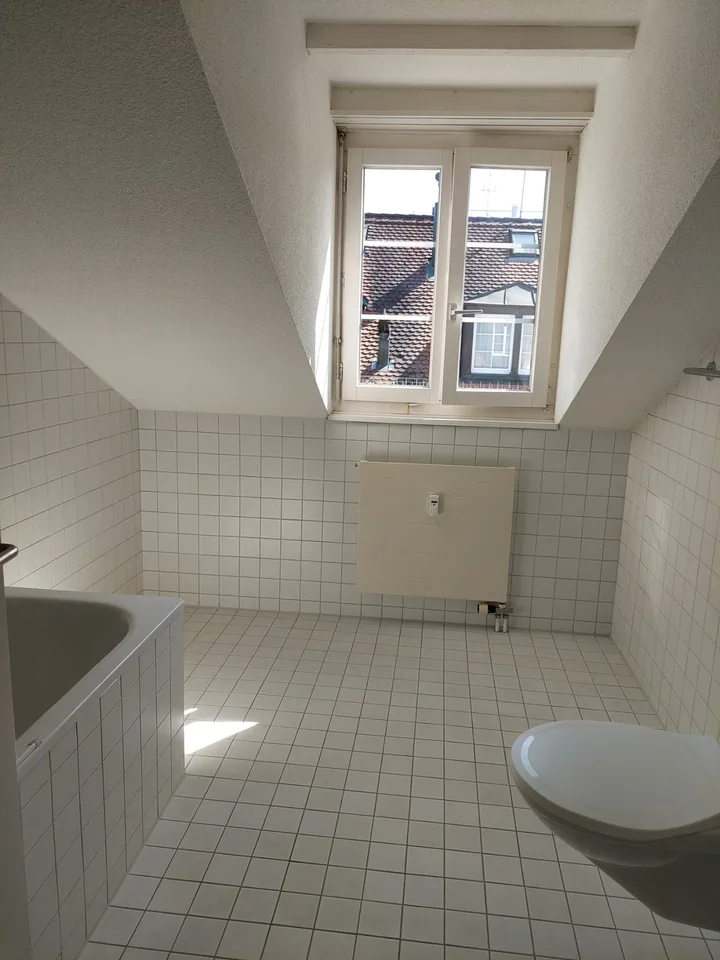 Charmante 2-Zimmer-Dachwohnung (62 m²) zentral und nur 5 Min. vom Hauptbahnhof Winterthur – Foto 6 von 6
