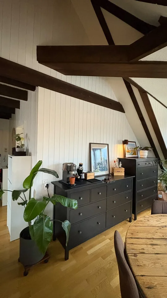 Gemütliche Dachwohnung über den Dächern Alt-Wiedikons – Foto 2 von 8