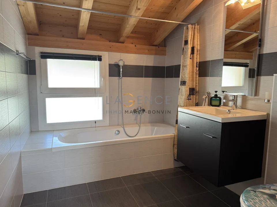 4,5-Zimmer-Penthouse mit Loggia – Foto 7 von 10