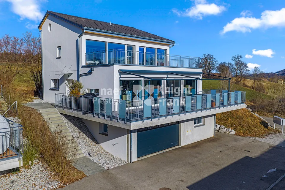 Beautiful 7-room single-family house with a free view of the countryside and heated pool in St. Ursen for sale – photo 12 of 12