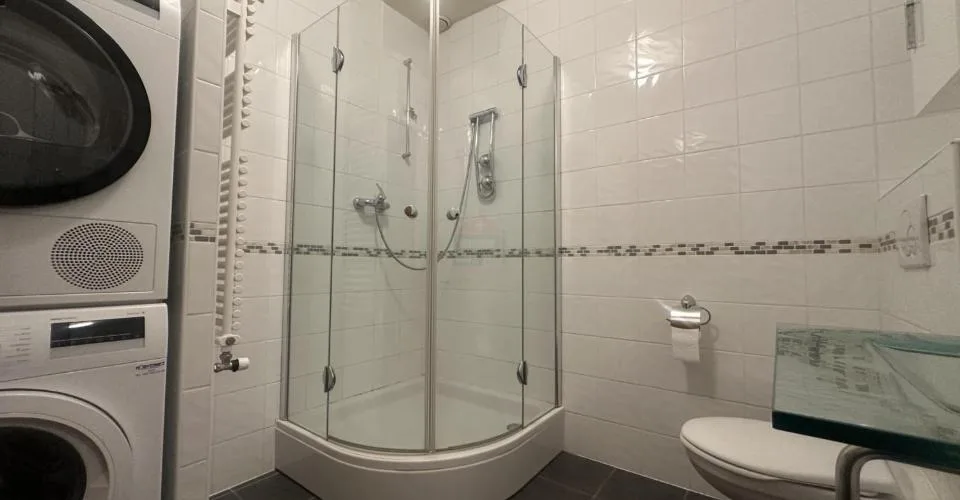 Duplex de 7,5 pièces d'exception au sein du Château Barillet, Art de vivre entre vignes et Genève – photo 20 sur 26