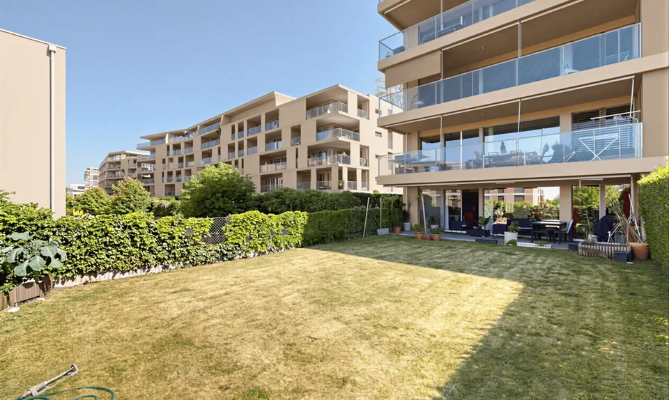Apartment with Private Garden – Calm & Green View