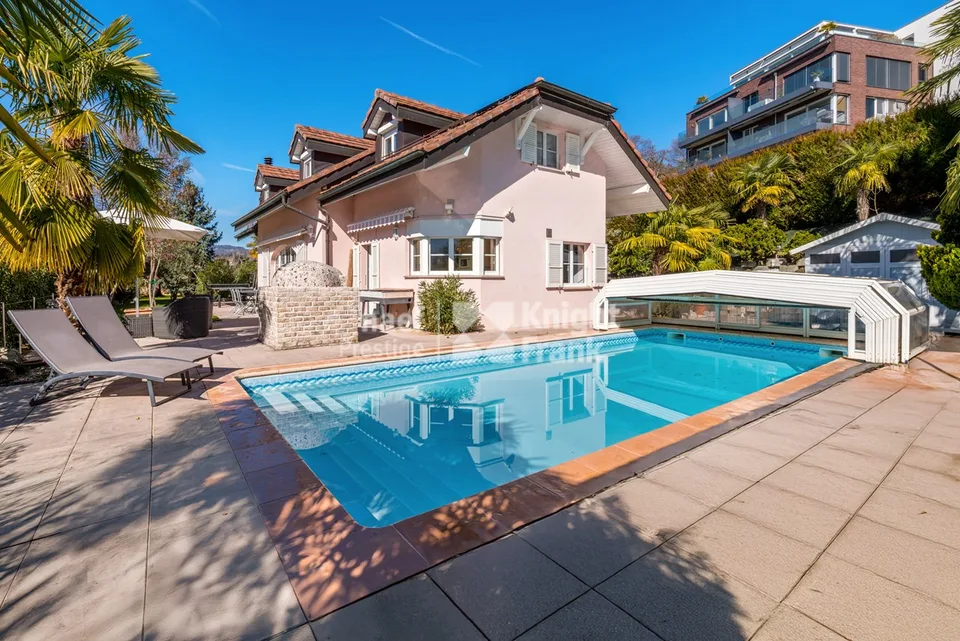 En exclusivité ! Spacieuse villa individuelle de 7.5 pièces à vendre à Brent / Montreux