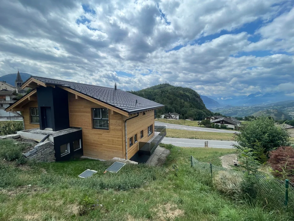 Villa lussuosa a pochi passi dal villaggio di Lens, vista mozzafiato – foto 2 di 22