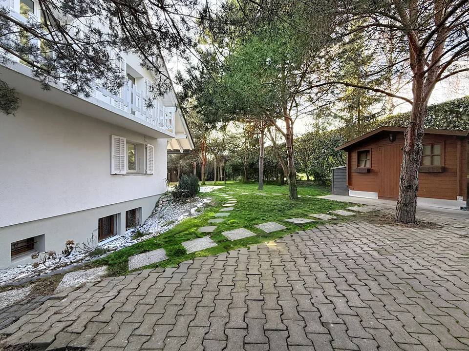 Villa jumelle rénovée avec studio d'appoint dans un environnement résidentiel privilégié à Commugny – Foto 29 von 34
