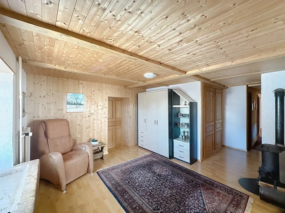 Maison mitoyenne rénovée avec bâtiment 6 studios revenus CHF 52'000.- – Foto 10 von 23