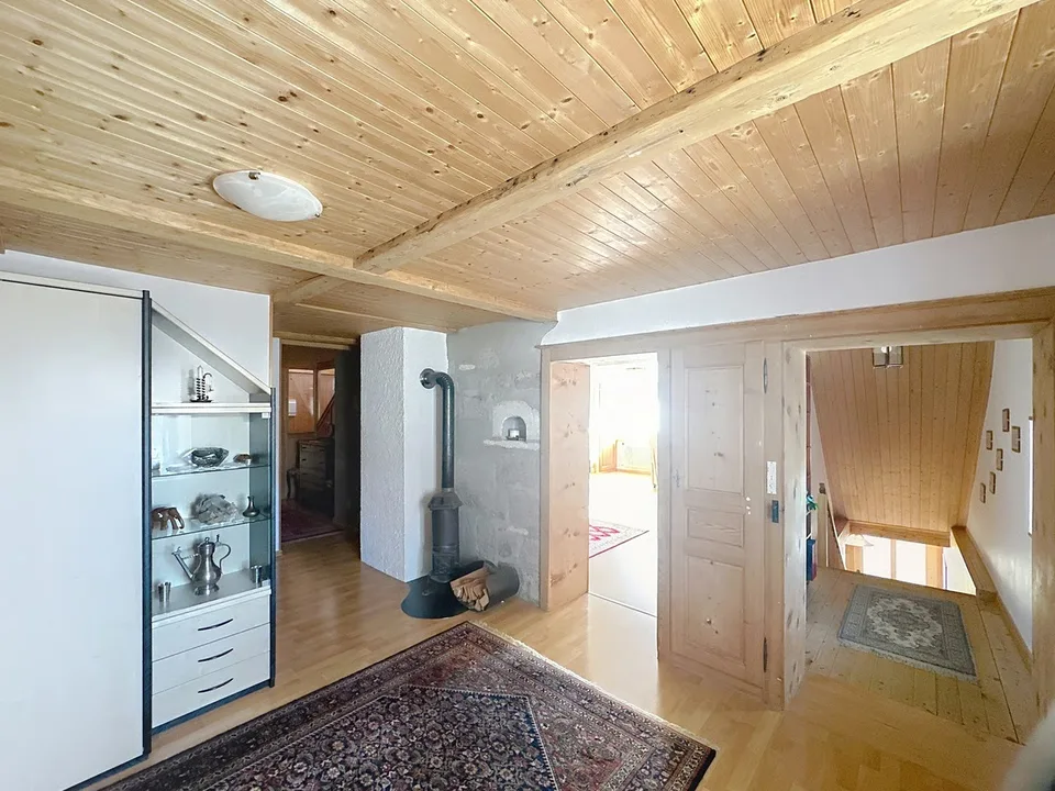 Maison mitoyenne rénovée avec bâtiment 6 studios revenus CHF 52'000.- – Foto 13 von 23