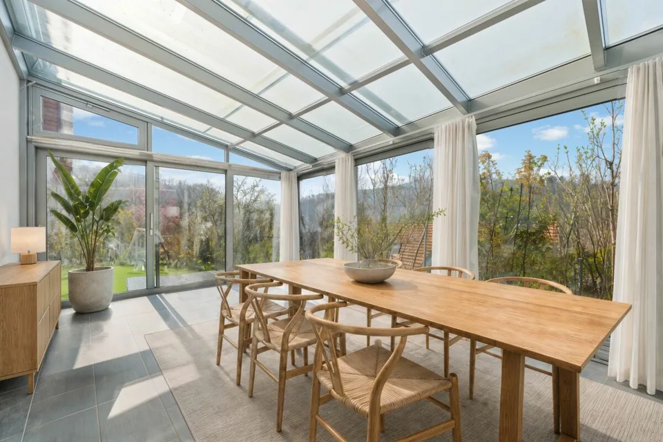Grosszügiges 6.5-Zimmer Einfamilienhaus mit Pool & Wintergarten – Foto 5 von 29