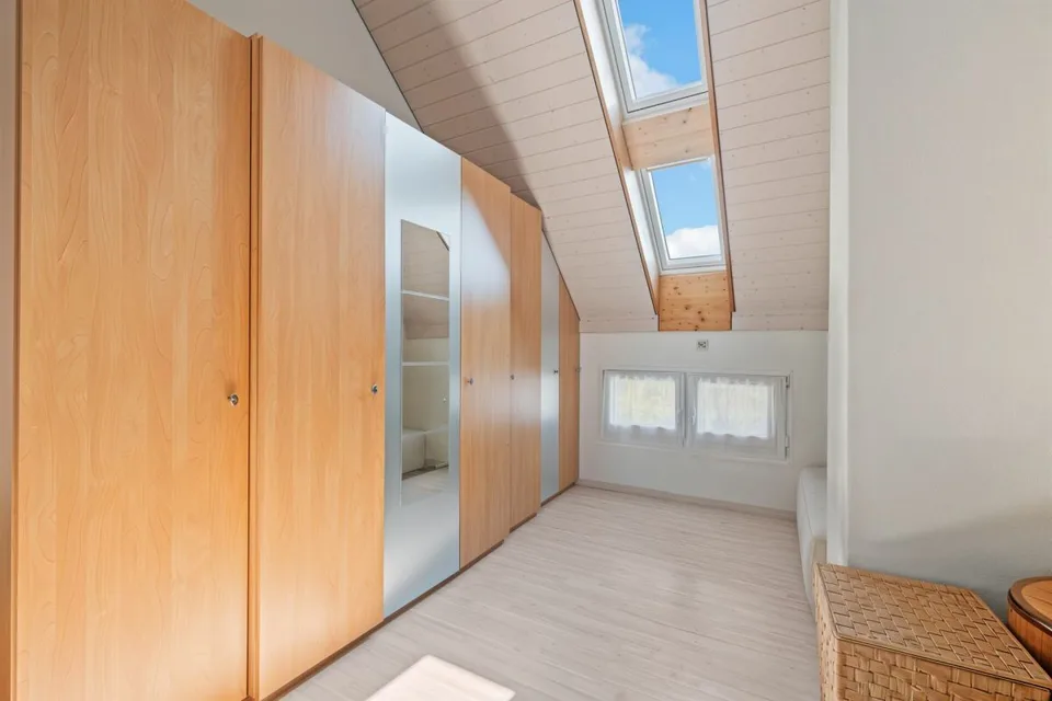 Grosszügiges 6.5-Zimmer Einfamilienhaus mit Pool & Wintergarten – Foto 13 von 29