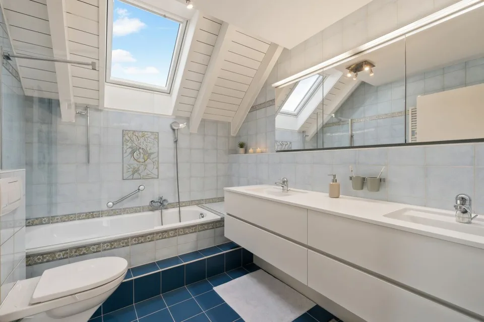 Grosszügiges 6.5-Zimmer Einfamilienhaus mit Pool & Wintergarten – Foto 10 von 29