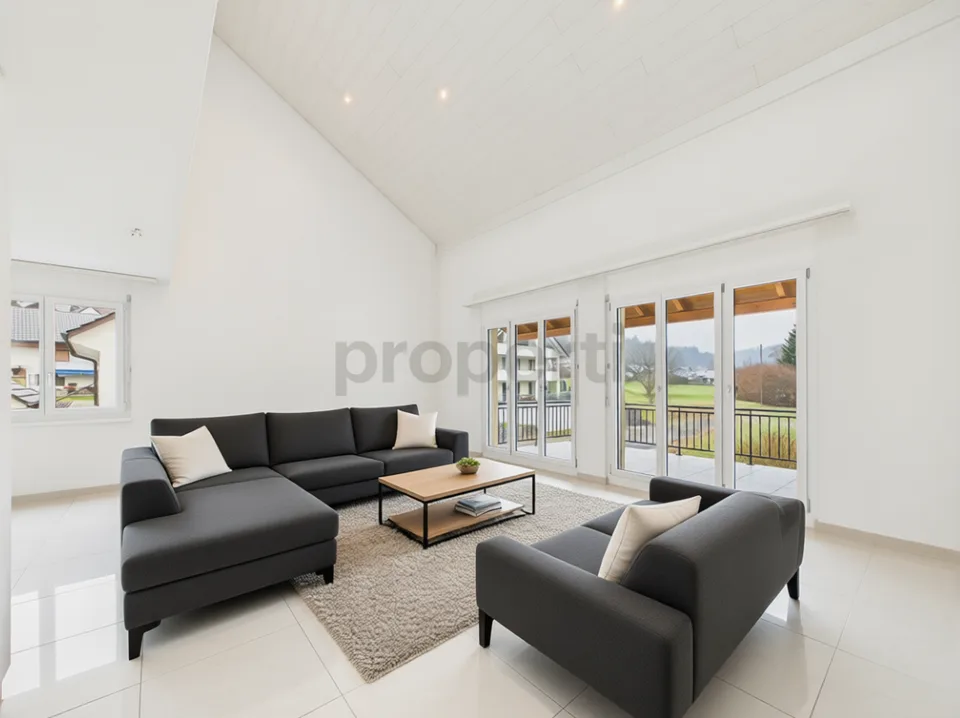 Moderne und helle 4.5-Zimmer-Maisonette, in Teufenthal