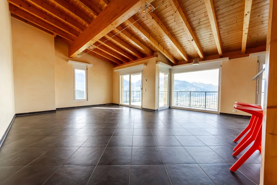 Spazioso appartamento di 4.5 locali con balcone, Savièse