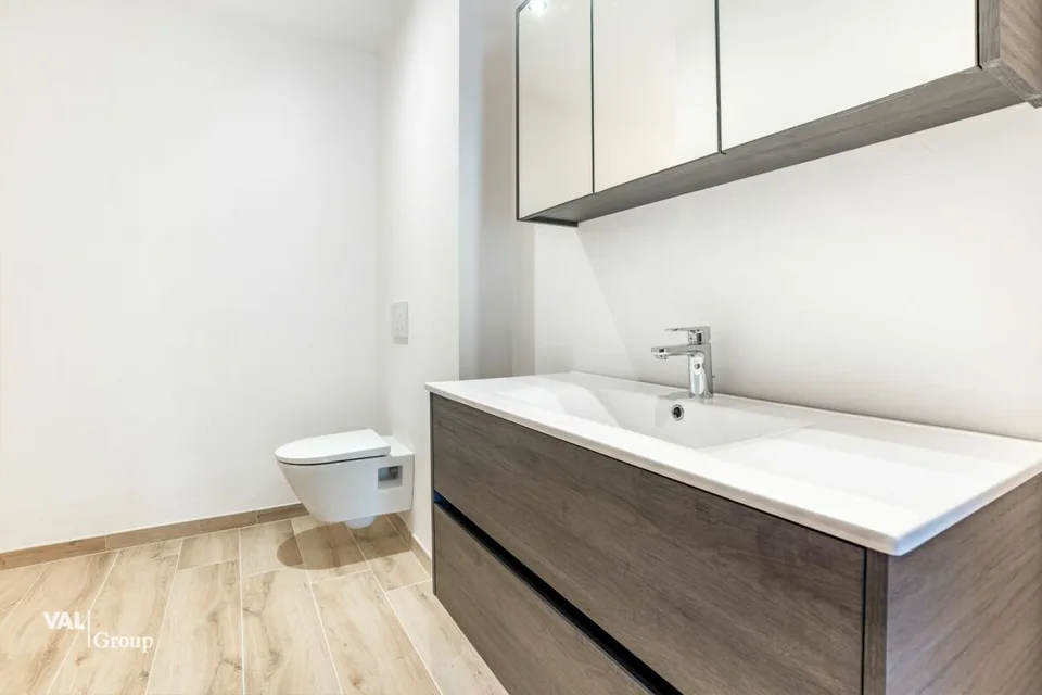 Architettura moderna e vista mozzafiato sulle Alpi vallesane