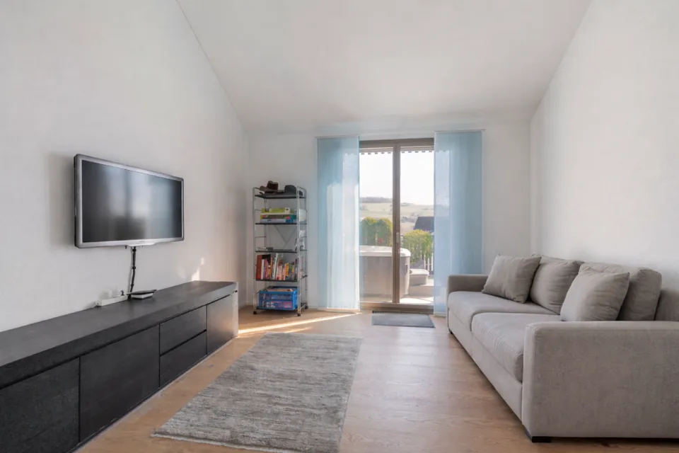 APPARTEMENT ATTIQUE MODERNE 5,5 PIÈCES | ENSOLEILLÉ | VUE PANORAMIQUE – photo 8 sur 14