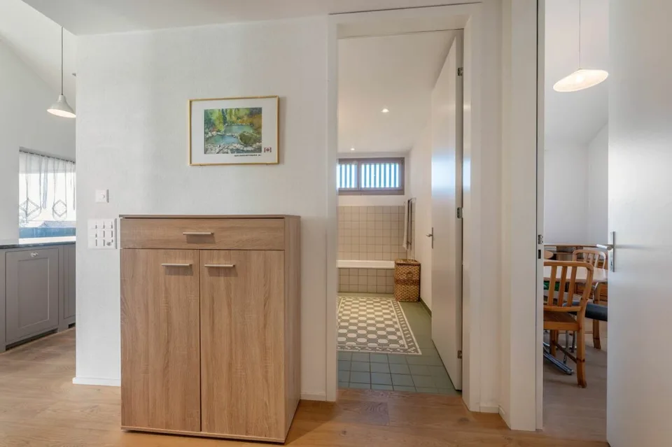 APPARTEMENT ATTIQUE MODERNE 5,5 PIÈCES | ENSOLEILLÉ | VUE PANORAMIQUE – photo 10 sur 14