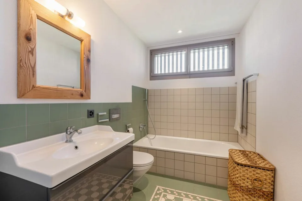 APPARTEMENT ATTIQUE MODERNE 5,5 PIÈCES | ENSOLEILLÉ | VUE PANORAMIQUE – photo 6 sur 14
