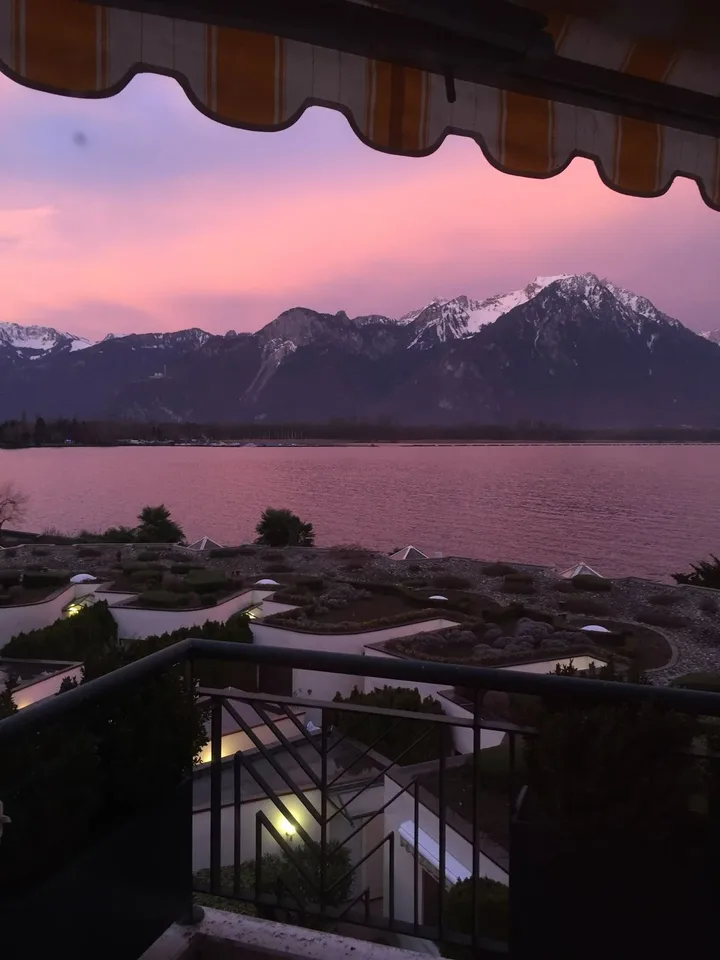 JOLI APPARTEMENT DE 4,5 PIECES AU BORD DU LAC AVEC TRES BELLE VUE PANORAMIQUE – photo 10 sur 24