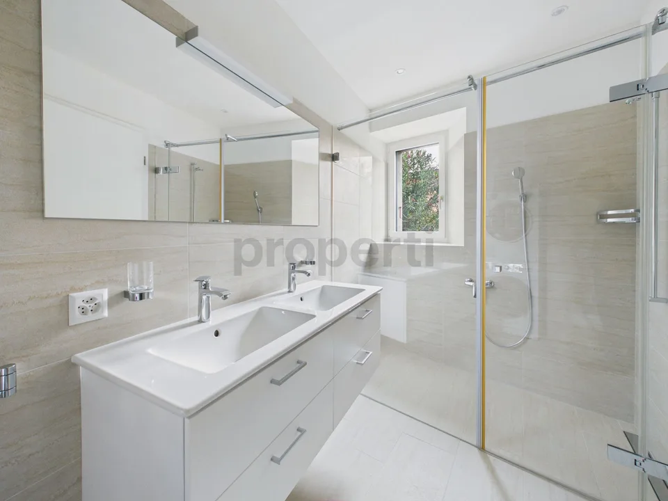 Renovated Building, Functional Layout & High Energy Efficiency! – photo 5 of 22