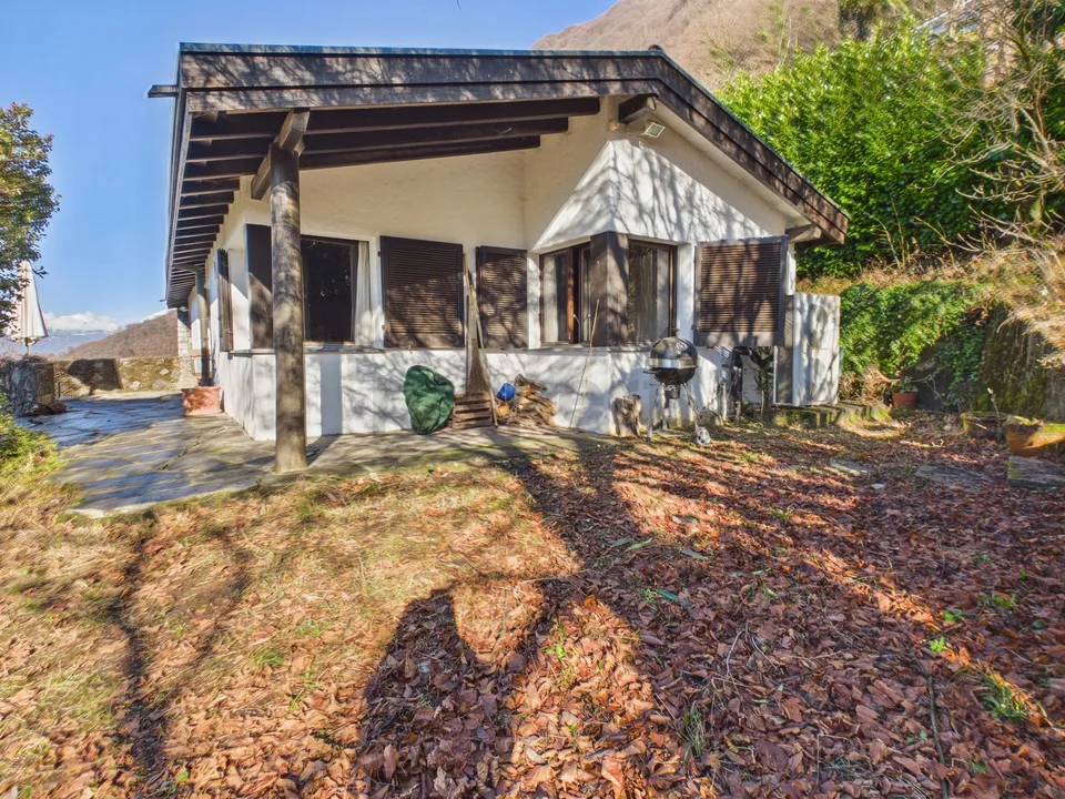 Arogno: Characteristic house with lake view, garden and great potential – photo 48 of 51