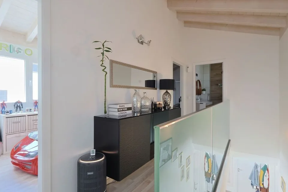 A RARE PROPERTY COMBINING CHARM, SPACE, AND QUALITY – photo 5 of 13