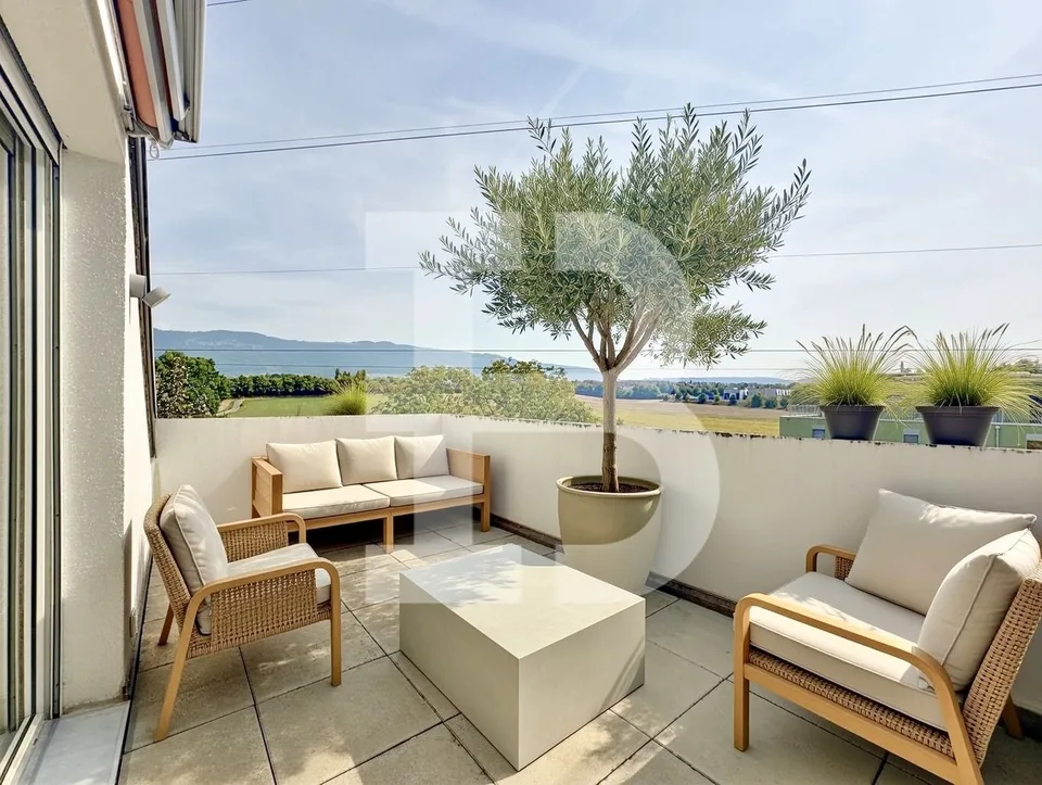 Dachgeschoss mit Terrasse im Herzen von Perly