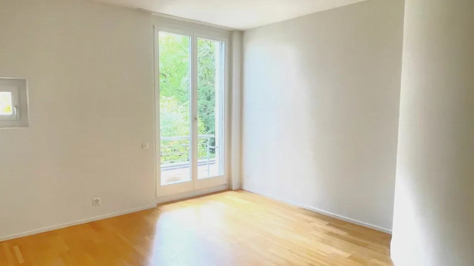 Exklusive Gartenwohnung mit Cheminée & 2 Terrassen  - Bruderholz