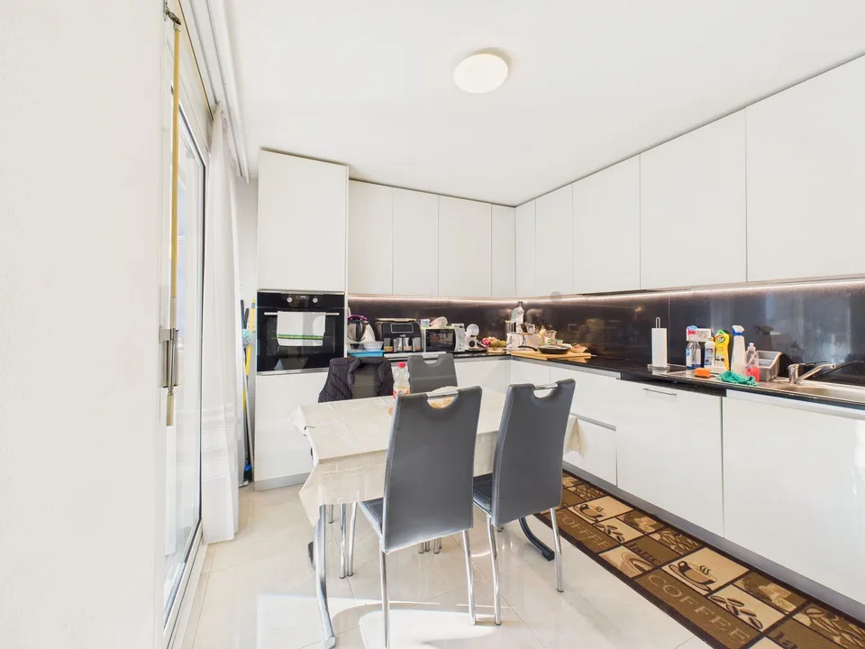 Elegantes 4,5-Zimmer-Wohnung in der Residence "3 Torri" in Gordola – Foto 4 von 18
