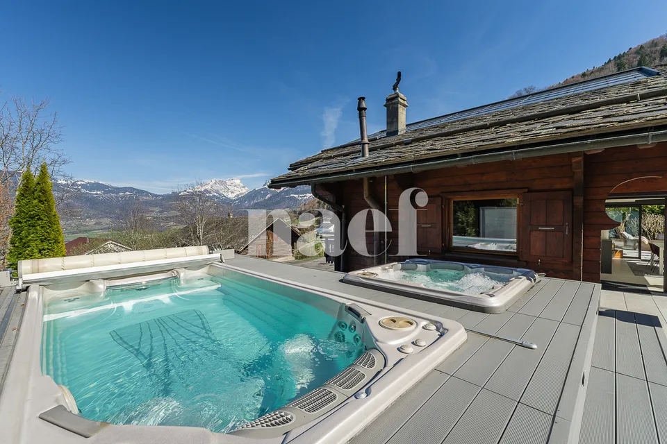 Magnificent renovated chalet with jacuzzi and counter-current pool for sale in Choëx