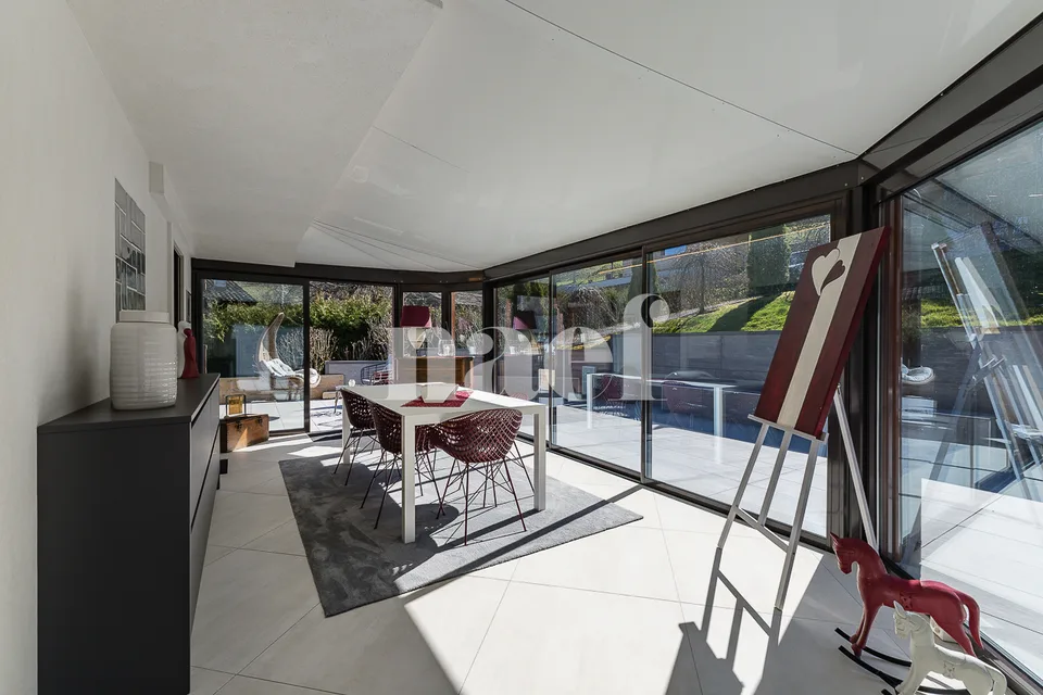 Magnifique chalet rénové avec jacuzzi et piscine à contre-courant à vendre à Choëx – photo 9 sur 11