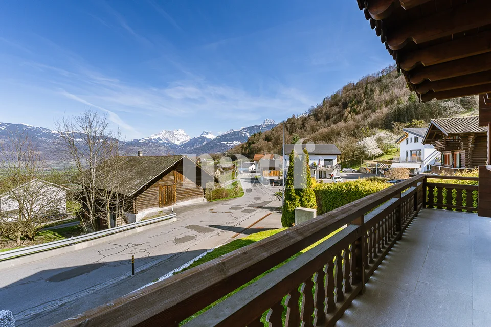 Magnifique chalet rénové avec jacuzzi et piscine à contre-courant à vendre à Choëx – photo 7 sur 11