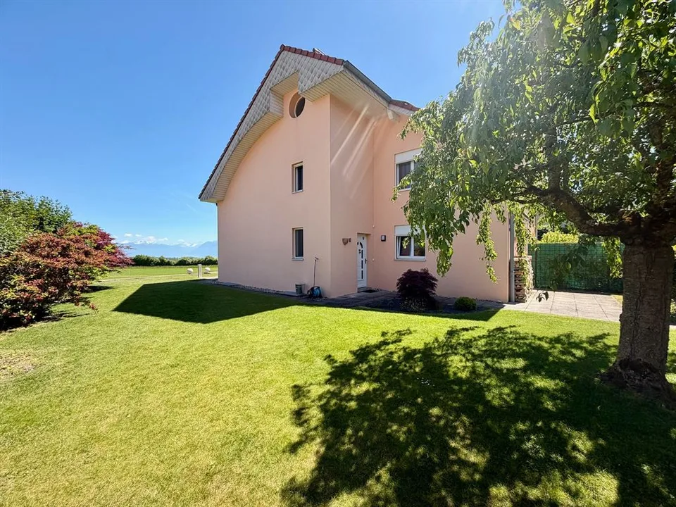 Stupenda villa ristrutturata con vista panoramica sulle Alpi – foto 11 di 11