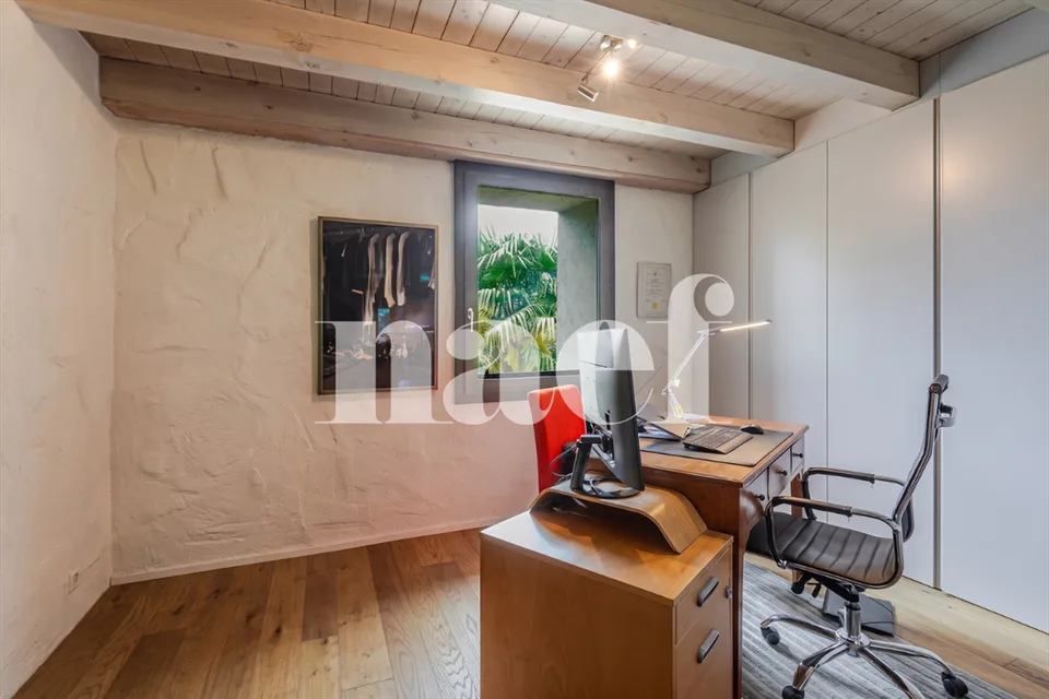 Elegante renovierte Stadtvilla im Herzen von Troinex – Foto 9 von 12