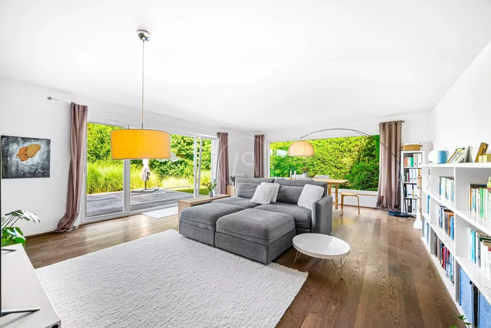 Schöne zeitgenössische Villa in St-Légier – Foto 5 von 26