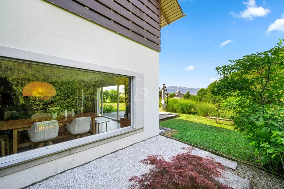 Schöne zeitgenössische Villa in St-Légier – Foto 8 von 26
