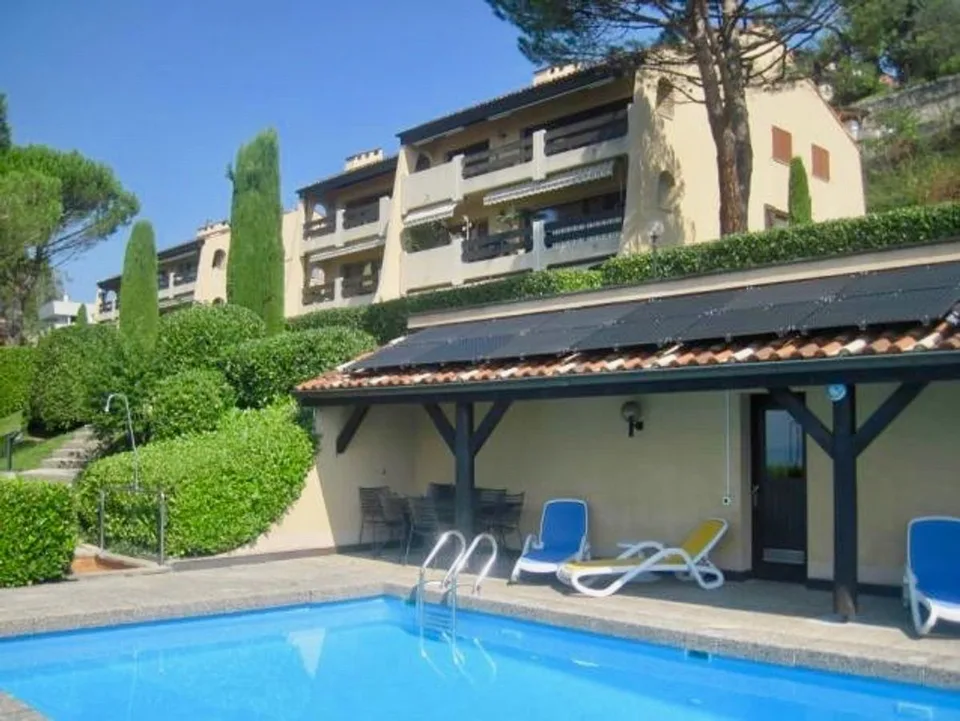 Charmante 2.5-Zimmer-Wohnung mit Pool und Aussicht in Chernex