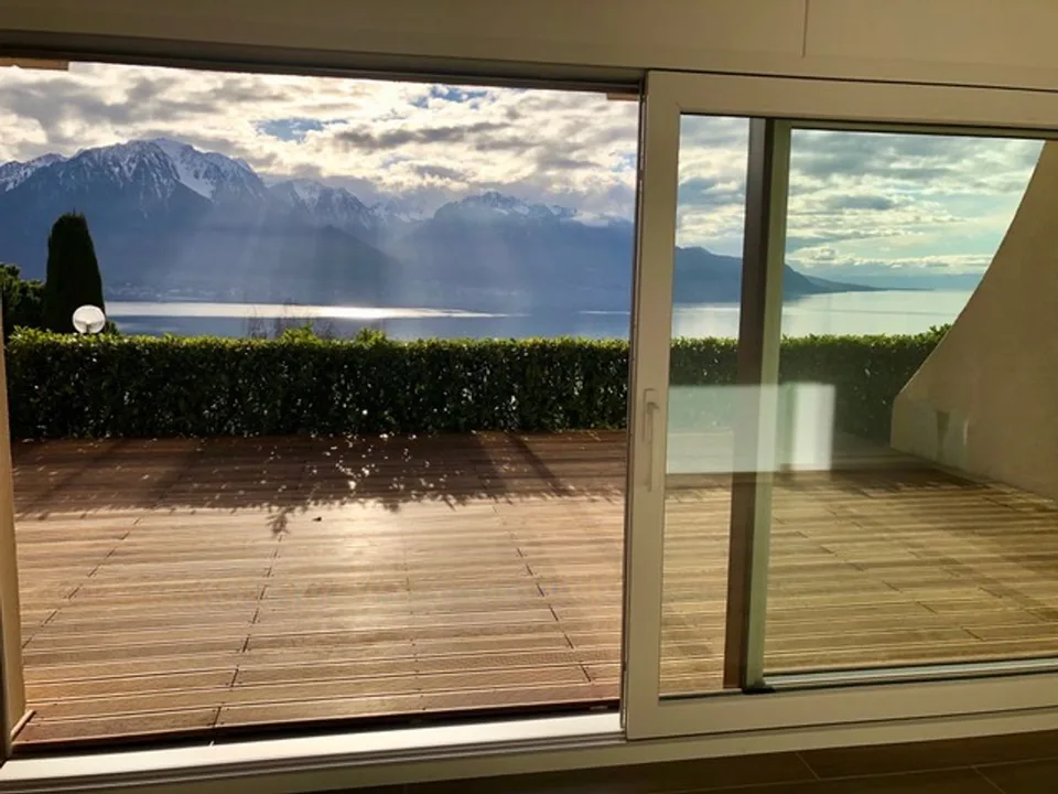 Charmante 2.5-Zimmer-Wohnung mit Pool und Aussicht in Chernex
