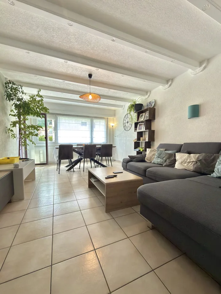 Appartement 4,5 pièces lumineux avec grand balcon exposé plein sud - Grône.