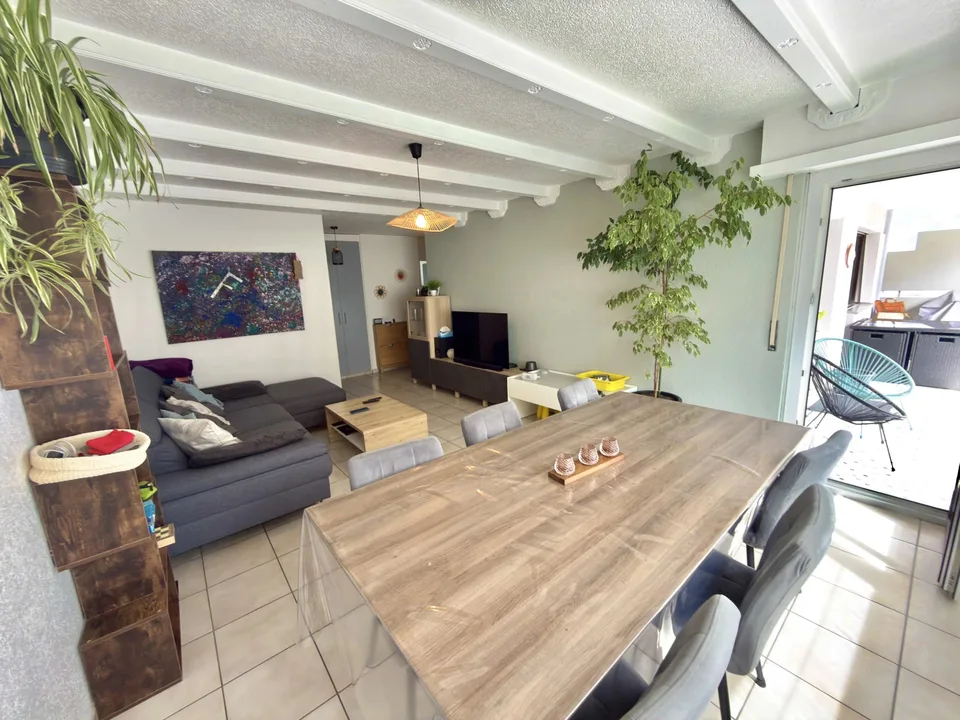 Appartement 4,5 pièces lumineux avec grand balcon exposé plein sud - Grône.