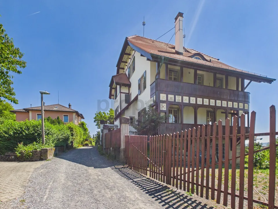 EXKLUSIVE VILLA – RENOVIERT 2026 & ZUM WOHLFÜHLEN
