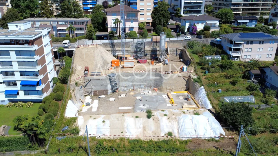 Eleganza, Design e Lusso: Ampio appartamento di 4,5 locali con terrazza e vista mozzafiato sul lago