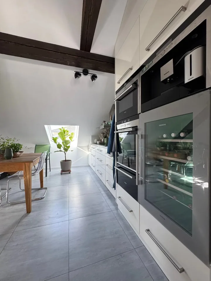 Zu verkaufen: Großes 3,5-Zimmer-Apartment mit Veranda in Bulle – Foto 6 von 19