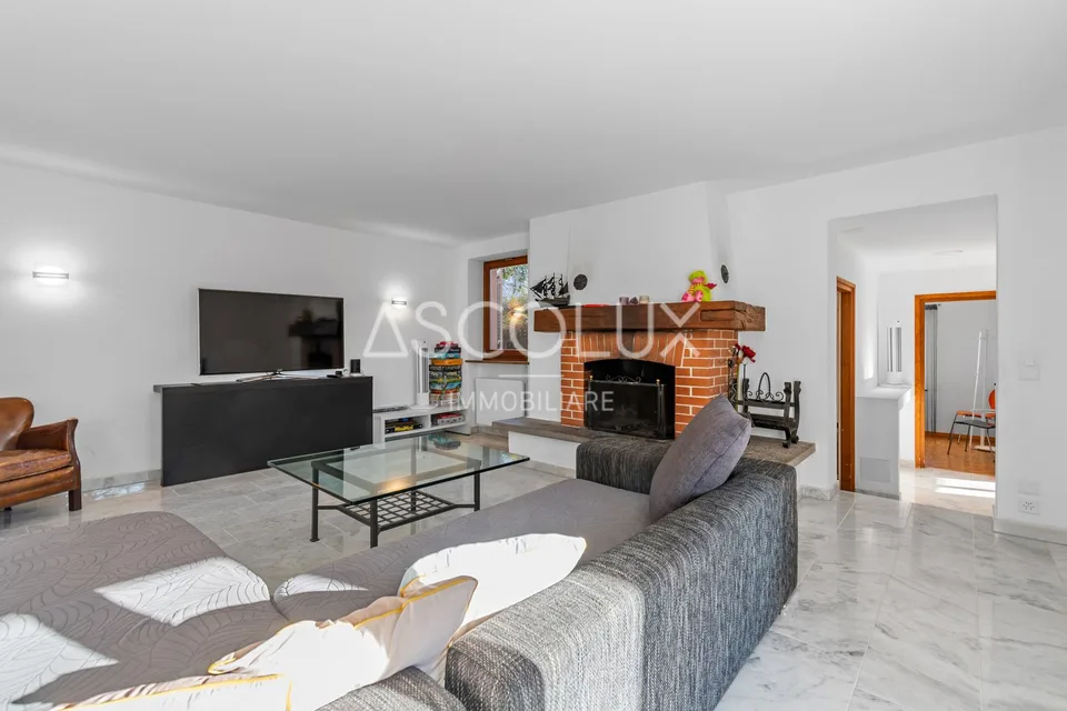 Renovierungsbedürftiges Zweifamilienhaus mit Garten – Foto 12 von 18