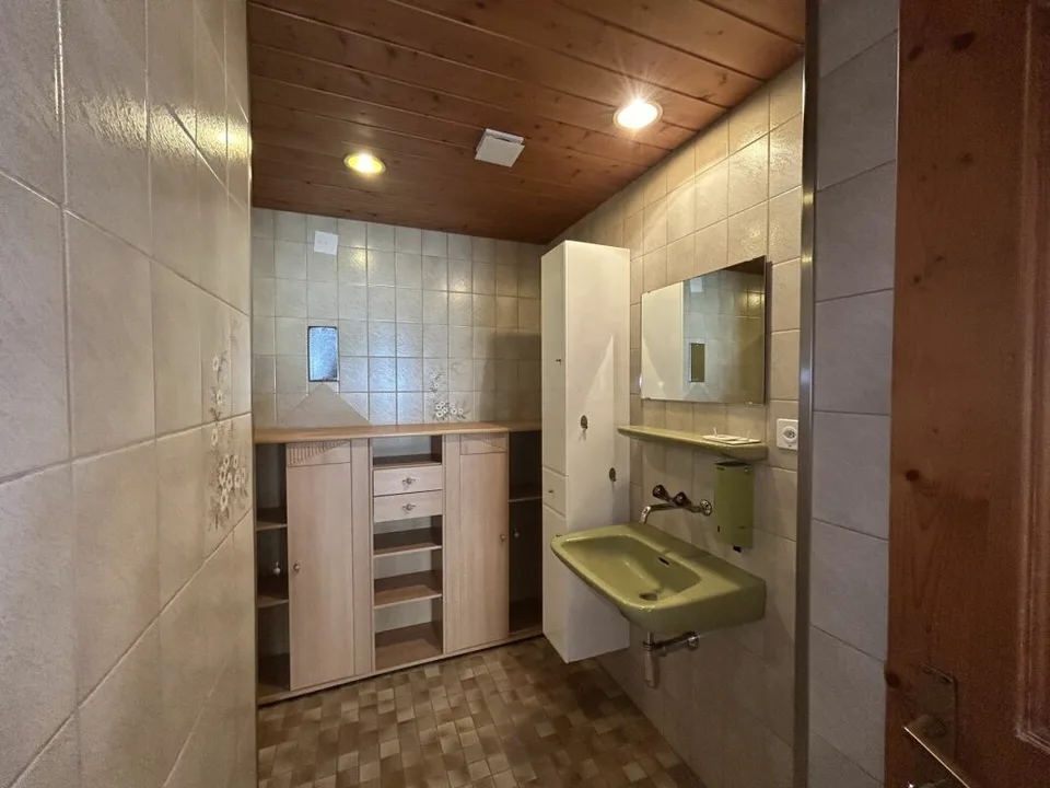 3.5 Zi-Ferienwohnung im Zentrum mit Ausbaupotential – Foto 8 von 13