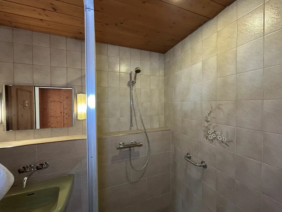 3.5 Zi-Ferienwohnung im Zentrum mit Ausbaupotential – Foto 7 von 13