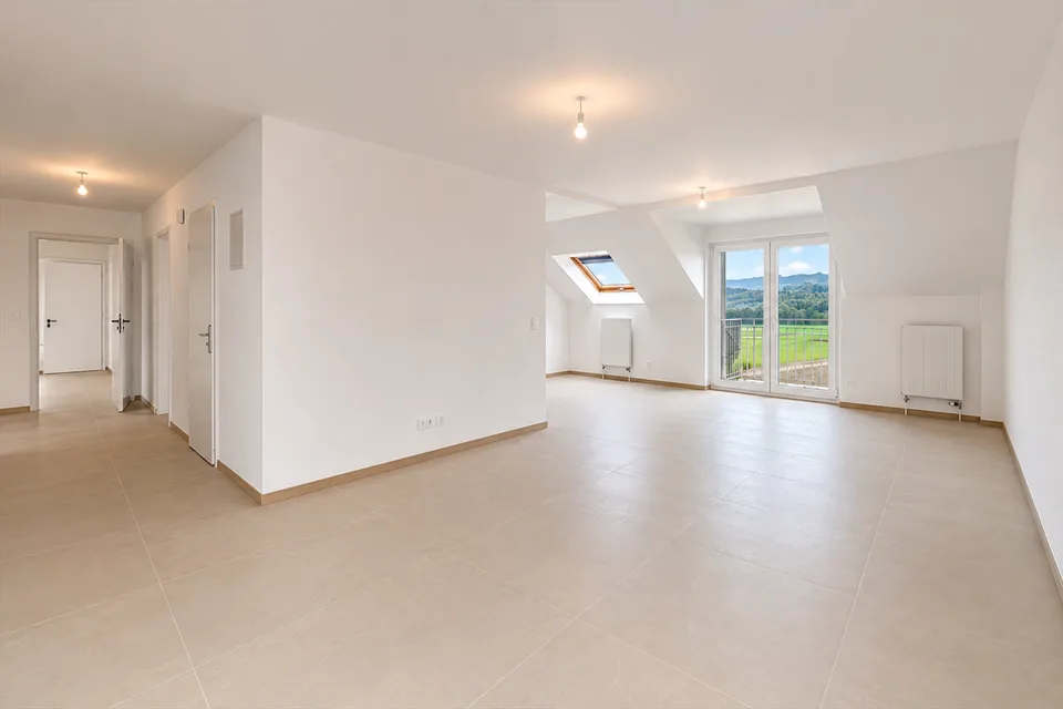 Appartement rénové de 4.5 pièces au dernier étage à vendre à Fétigny