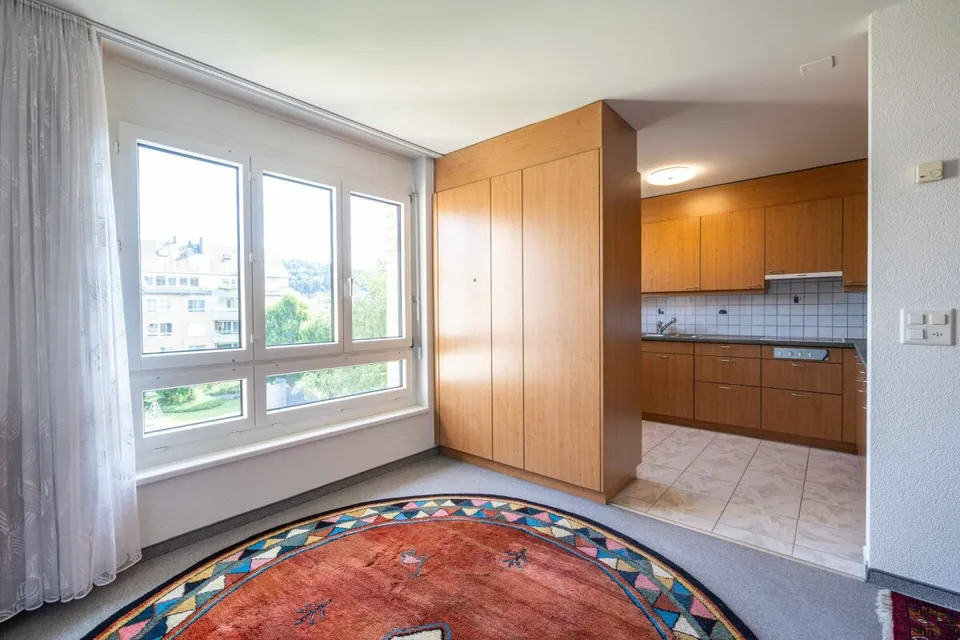 Grosszügige 4.5-Zimmer-Wohnung - ruhig, hell und mit Blick ins Grüne. – Foto 7 von 20