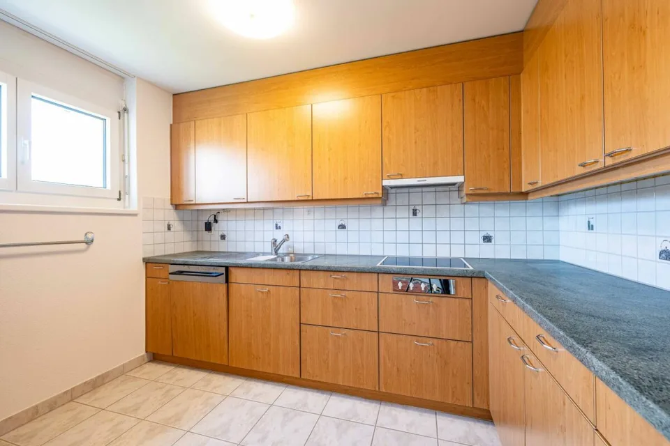 Grosszügige 4.5-Zimmer-Wohnung - ruhig, hell und mit Blick ins Grüne. – Foto 6 von 20